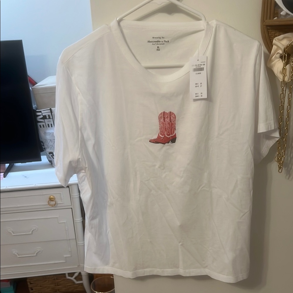 Abercrombie tee